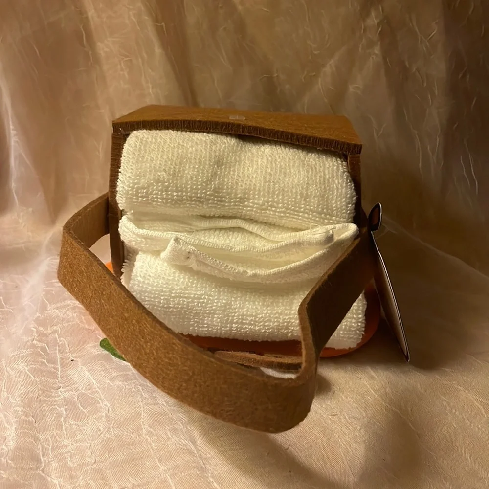 NWT- 3 pack washcloths 100% cotton in felt basket w/ pumpkin on front
